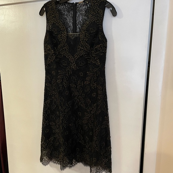 Elie Tahari Black and Gold Metallic Lace cocktail dress size 4, Neiman Marcus - Picture 3 of 6